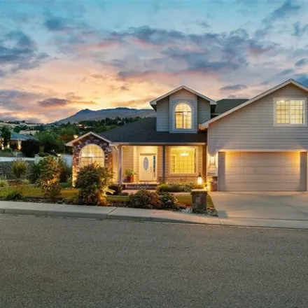 Buy this 4 bed house on 194 Lilly Ln in Wenatchee, Washington