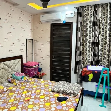 Rent this 2 bed apartment on State Bank of India in Dakshin Marg, Chandigarh