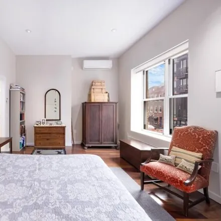 Image 6 - 394 Union Avenue, New York, NY 11211, USA - Townhouse for sale