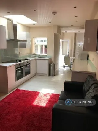 Rent this 6 bed townhouse on 284 Tiverton Road in Selly Oak, B29 6BY