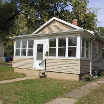 Buy this 2 bed house on 554 West Lafayette Street in Ottawa, IL 61350