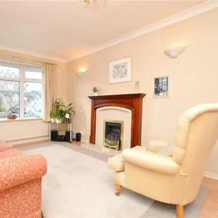 Image 2 - New Park Vale, Farsley, LS28 5TY, United Kingdom - House for sale
