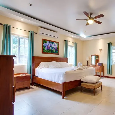 Rent this 3 bed house on San Ignacio & Santa Elena in Cayo District, Belize