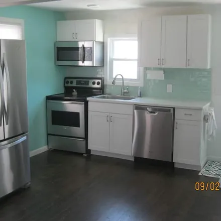 Rent this 4 bed house on Narragansett in RI, 02882
