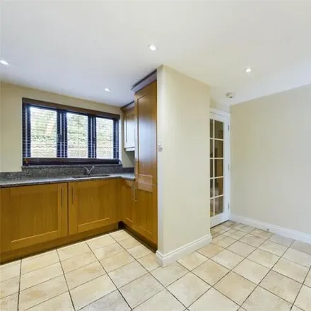 Image 3 - The Little Cottage, High Street, Sonning, RG4 6UP, United Kingdom - Townhouse for rent
