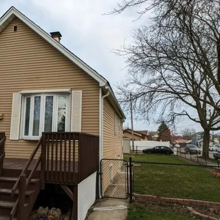 Rent this 2 bed house on 11225 South Sawyer Avenue in Chicago, IL 60655