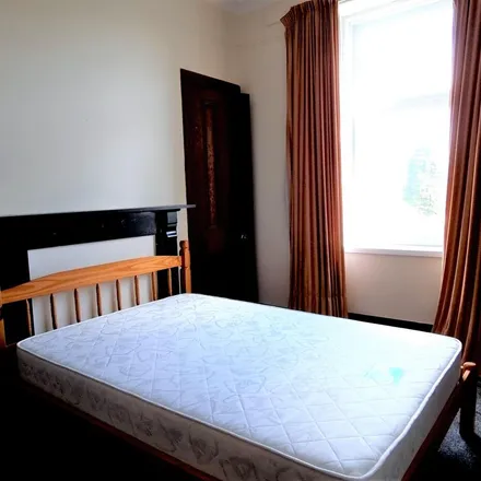 Rent this 4 bed apartment on 10 in 12 Elmfield Avenue, Aberdeen City