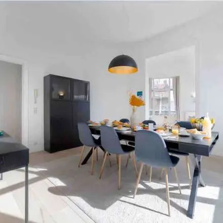 Rent this 2 bed apartment on Patton in Chaussée de Vleurgat - Vleurgatse Steenweg, 1050 Ixelles - Elsene