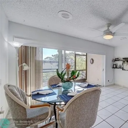 Image 9 - Northeast High School, Northeast 56th Street, North Andrews Gardens, Broward County, FL 33308, USA - Condo for sale