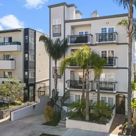 Buy this 3 bed condo on 11842 Dorothy Street in Los Angeles, CA 90049