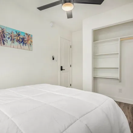 Rent this 5 bed room on Phoenix