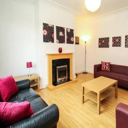 Rent this 1 bed house on unnamed road in Leeds, LS5 3RR