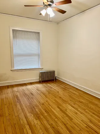 Image 9 - 3161 N Hudson Ave - Apartment for rent