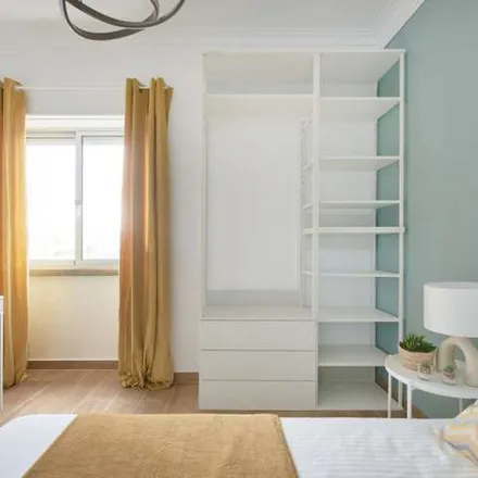 Rent this 4 bed apartment on Minipreço in Rua Mouzinho de Albuquerque, 2720-373 Águas Livres
