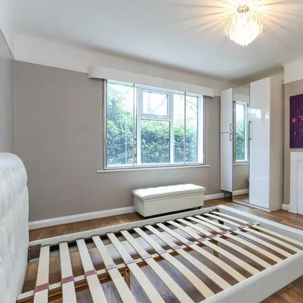 Rent this 2 bed apartment on Hamilton Court in London, W5 2EJ