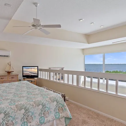 Rent this 4 bed house on Longboat Key in FL, 34228