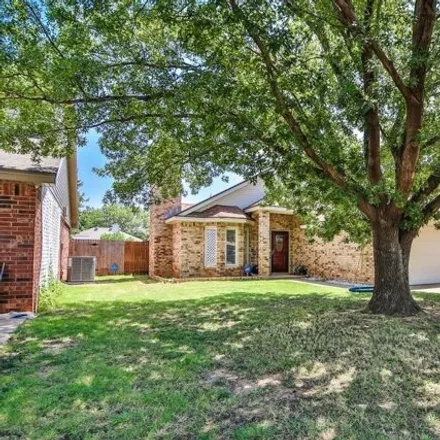Image 2 - 2369 93rd Place, Lubbock, TX 79423, USA - House for sale