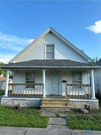 Buy this 3 bed house on D&M Towing and Auto Recovery in East Hudson Street, Toledo