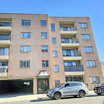 Buy this 3 bed condo on 607 Gorge Road in Grantwood, Cliffside Park