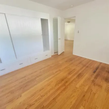 Image 3 - 2400 South Shenandoah Street, Los Angeles, CA 90034, USA - Room for rent