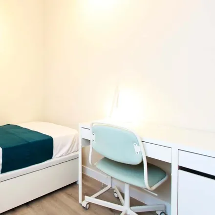Rent this 1 bed room on Madrid in Calle del Áncora, 7