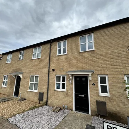 Rent this 2 bed townhouse on Pearl Gardens in Market Warsop, NG20 0FD