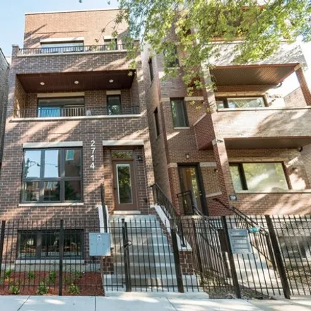 Buy this 4 bed condo on 2710 West Cortez Street in Chicago, IL 60622