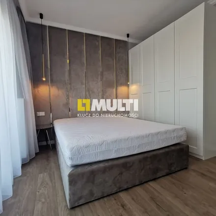 Rent this 2 bed apartment on Krajowy Ośrodek Wsparcia Rolnictwa Oddział Terenowy w Szczecinie in Bronowicka 41, 71-012 Szczecin