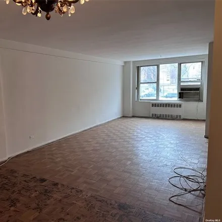 Image 3 - 210-15 23rd Ave Unit 1j, Bayside, New York, 11360 - Apartment for sale
