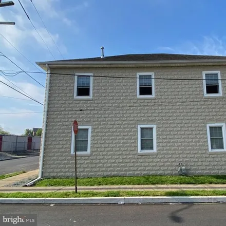 Image 3 - 301 Vine Street, Bridgeport, Montgomery County, PA 19405, USA - House for rent