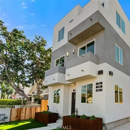 Buy this 9 bed townhouse on 160 West 48th Street in Los Angeles, CA 90037