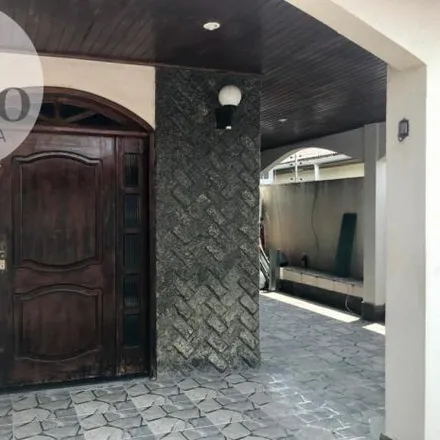 Buy this 3 bed house on ALT Internet in Rua Silva Ramos, Centro