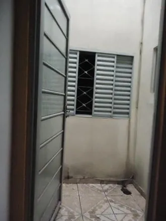 Rent this 2 bed apartment on Rua Dirceu de Souza in Jardim Anchieta, Mauá - SP