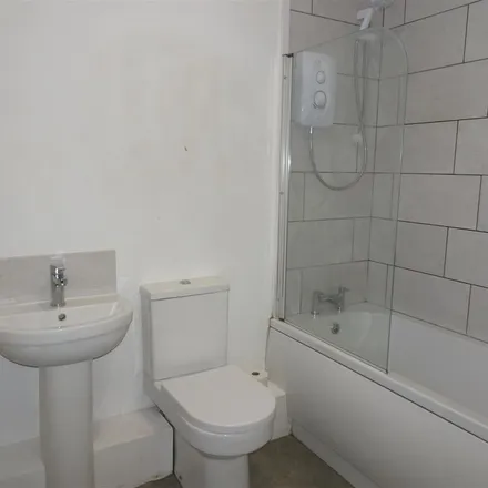 Image 4 - Mount Charles Road, St. Austell, PL25 3LD, United Kingdom - Apartment for rent