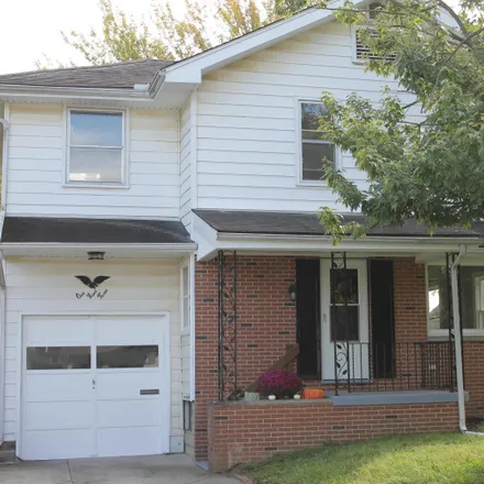 Buy this 4 bed house on 193 East Walnut Street in Marion, OH 43302