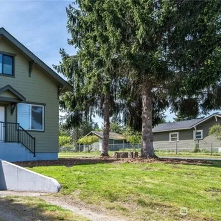 Buy this 4 bed house on 1688 Scenic Drive in Everett, WA 98203