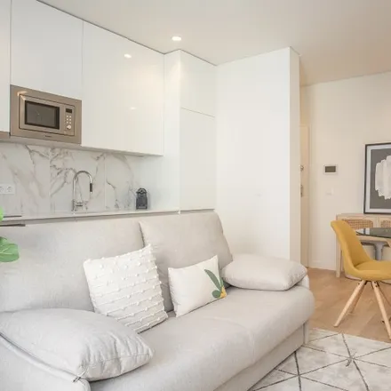 Rent this 1 bed apartment on Rua do Paraíso 79 in 4000-376 Porto, Portugal