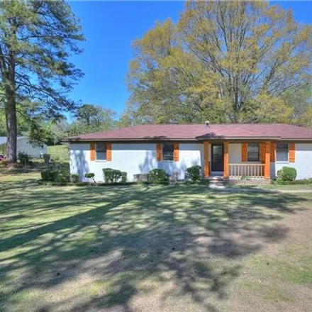 Buy this 4 bed house on 3246 Vernon Avenue in Opelika, AL 36801