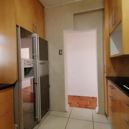 Image 2 - Sussex Street, Claremont, Cape Town, 7708, South Africa - Apartment for rent