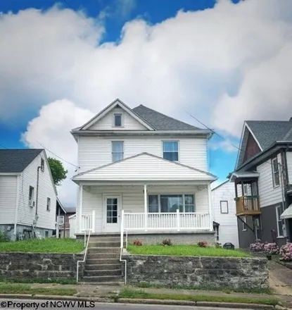 Buy this 3 bed house on 818 E Park Ave in Fairmont, West Virginia