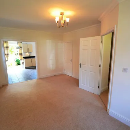 Rent this 3 bed apartment on Bragbury Lane in Stevenage, SG2 8TJ