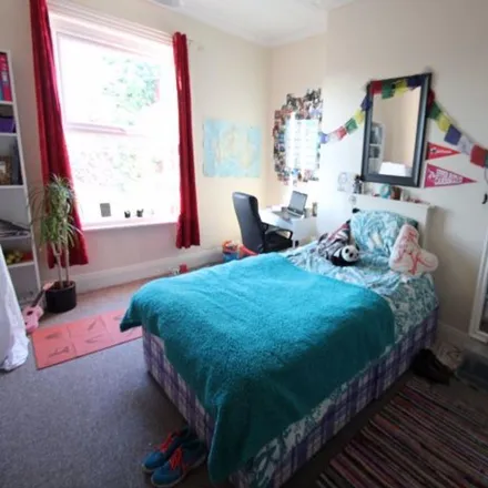 Rent this 7 bed house on Buckingham Mount in Leeds, LS6 1DN