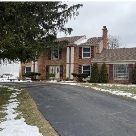 Rent this 4 bed house on 5825 Pinecroft Drive in West Bloomfield Charter Township, MI 48322