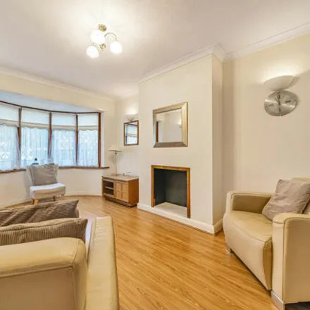 Image 4 - Willow Close, Blackbrook, London, BR2 8EG, United Kingdom - Duplex for sale