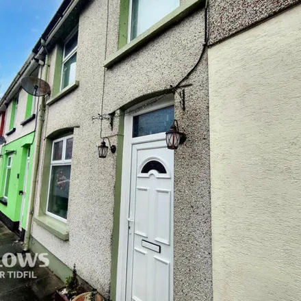 Buy this 3 bed townhouse on Grove Terrace in Bedlinog, CF46 6TY