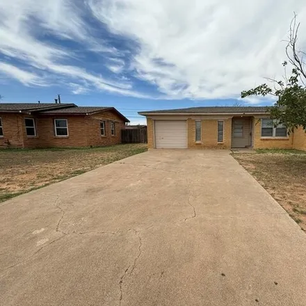 Rent this 3 bed house on 4264 Pasadena Drive in Midland, TX 79703
