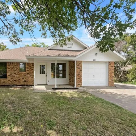 Image 7 - 221 Brook Cir, Krum, Texas, 76249 - House for sale