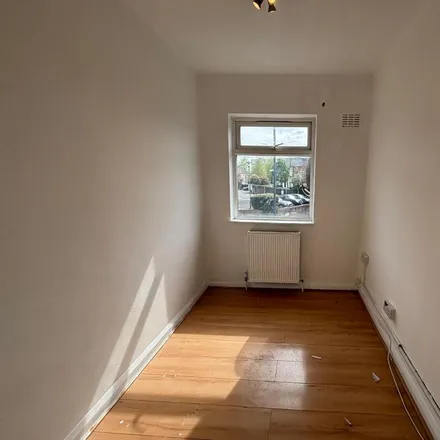 Image 3 - Litchfield Gardens, Willesden Green, London, NW10 2LP, United Kingdom - Apartment for rent