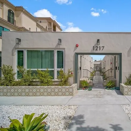 Rent this studio house on 1228 9th Court in Santa Monica, CA 90401