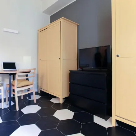 Image 9 - Via Innocenzo Isimbardi, 20136 Milan MI, Italy - Apartment for rent
